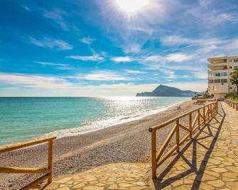 1 Bedroom Amazing Apartment In Altea - Altea - Strand