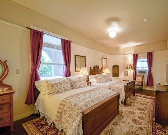 Weaverville Hotel - Weaverville