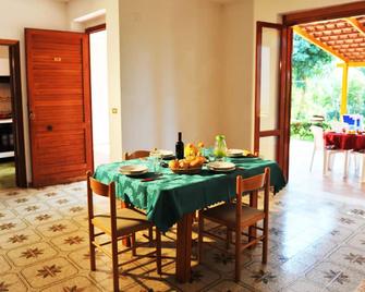 Two bedroom apartment up to 6 people - Centola - Sala pranzo