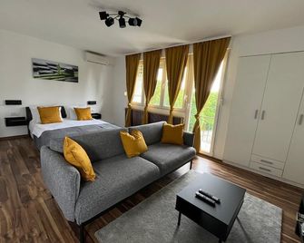 Eva Luxury Rooms & Apartments - פליטביצ'קה יזרה - חדר שינה