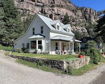 360 Views! Walk To Main Street and Hot Springs Pool! Relax And Enjoy The View - Ouray - Building