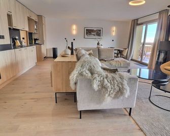 Superbe 4 pièces cabine, 8 pers, sauna, parking, Méribel - FR-1-182-263 - Les Allues - Living room