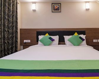Treebo Mvp Grand - Visakhapatnam - Bedroom