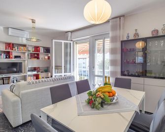 Stunning Apartment In Abano Terme - Abano Terme - Dining room