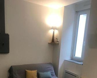 Joli studio entièrement rénové - Cauterets - Wohnzimmer