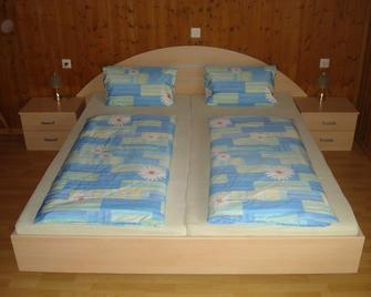 Cozy apartment in the middle of the ski - hiking area in Brandnertal - Bürserberg - Schlafzimmer
