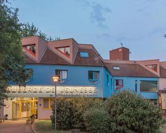 Auberge de Jeunesse HI Strasbourg 2 Rives - Strasbourg - Building