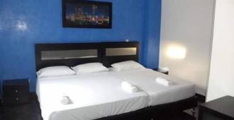 Ayenda 1225 Hotel Praga Medellin - Medellín