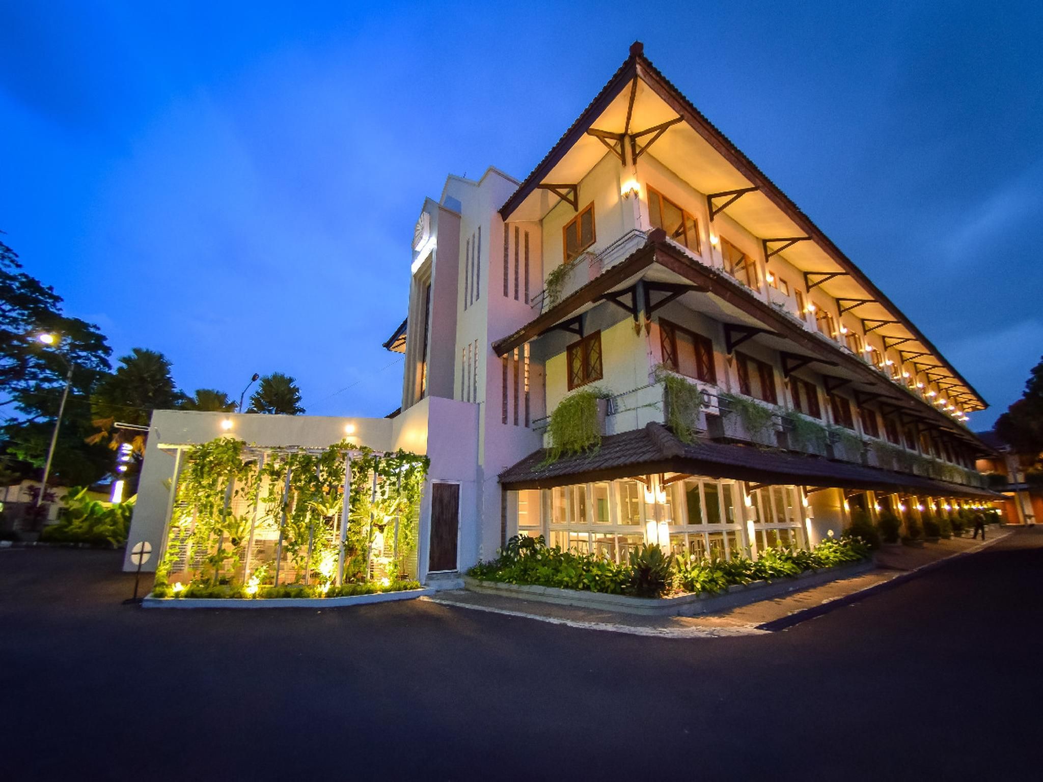 Hotel Nyland Pasteur Bandung - Bandung - Edificio