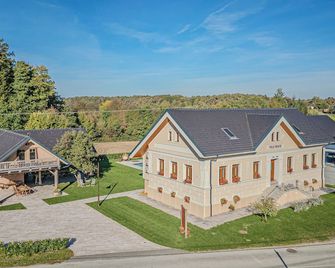 Skedenj Pri Vili Trate - Križevci pri Ljutomeru - Building