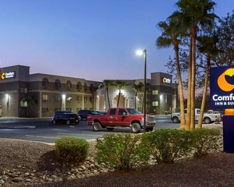 Comfort Inn & Suites Surprise Near Sun City West - Surprise - Edificio