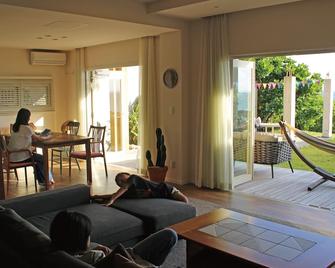 Villa Kukuru - Ginoza - Wohnzimmer