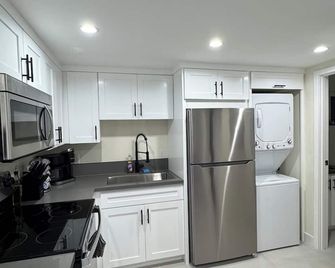Brand New 1BR Home Perfect location - Los Angeles - Kitchen