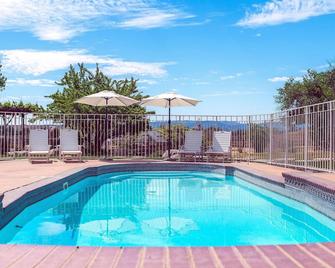 The Vineyard Farmhouse Villa - Paso Robles - Havuz