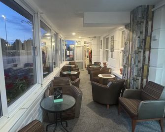 Carlton Court Hotel Eastbourne - Eastbourne