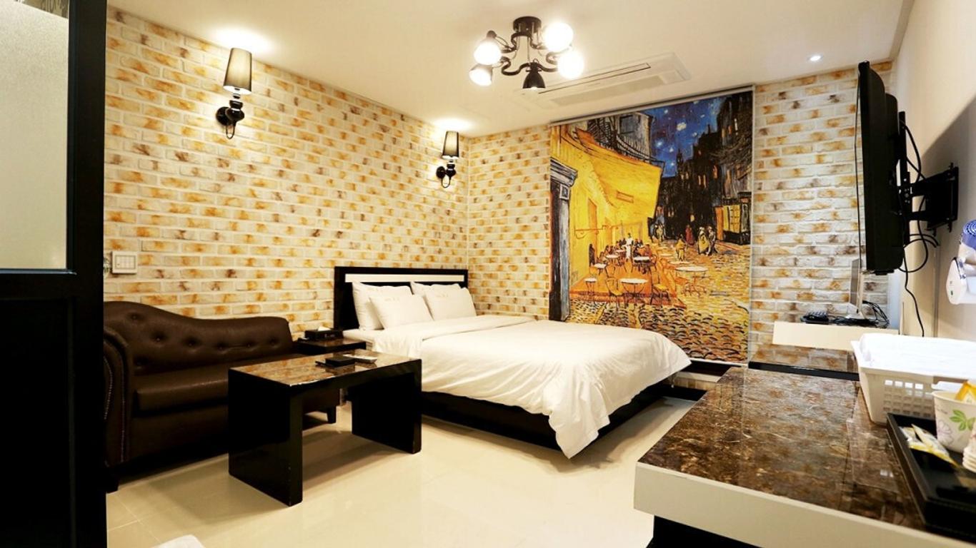 جاننيونج بوتيك روسو هوتل