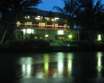 Backwater Retreat - Honeymoon House - Kottayam - Edificio