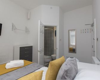 Townhouse Plus @ 40 West St - Crewe