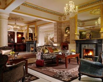 Buswells Hotel - Dublin - Living room
