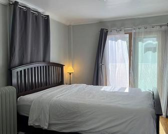 The heart Cambridge/Boston Studio private yard free permit parking 1# - Cambridge - Bedroom