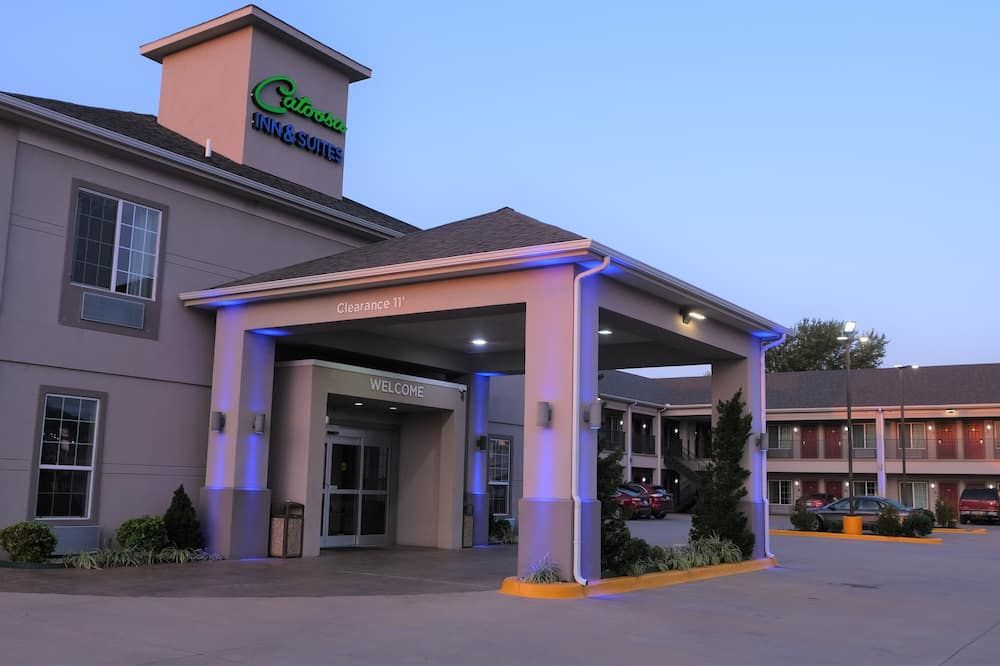 Building view of Catoosa Inn & Suites