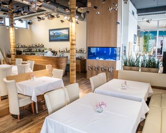 Restaurant & Design Hotel Noem Arch - Brno - Ravintola