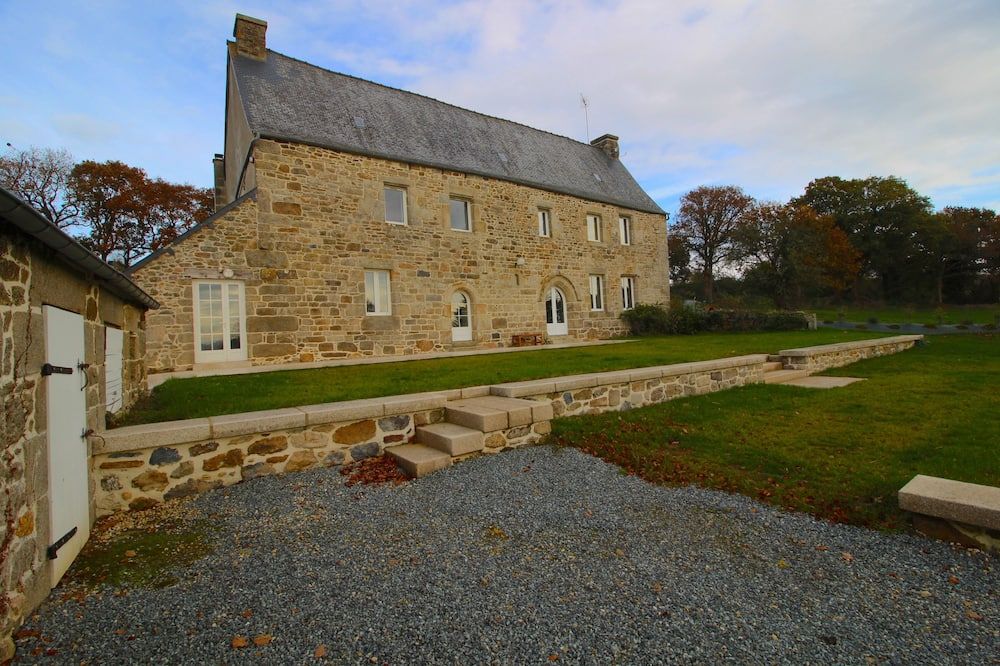 Charming Breton house with all comforts - Guingamp - Gebouw