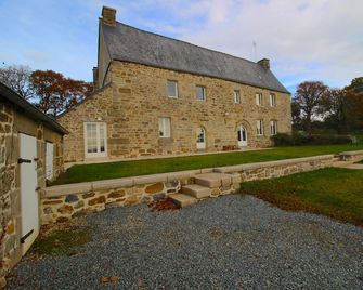 Charming Breton house with all comforts - Guingamp - Gebouw