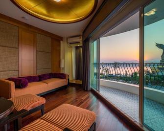 Landmark Nakhonphanom Hotel - Nakhon Phanom - Huiskamer