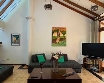 Gaudy's Hotel - סן חוזה - סלון