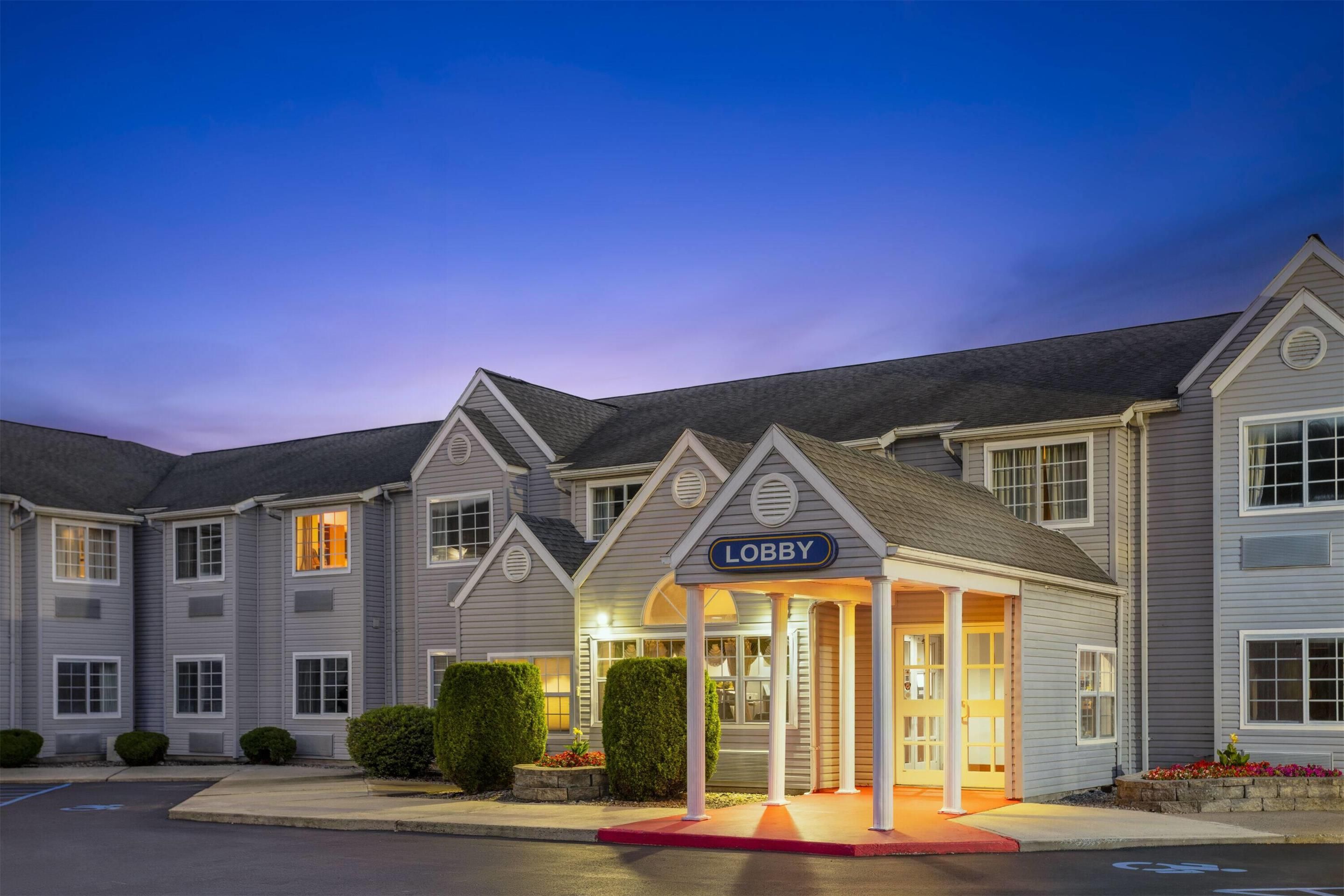 Microtel Inn by Wyndham Albany Airport - Latham - Edificio
