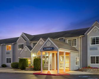 Microtel Inn by Wyndham Albany Airport - Latham - Edificio
