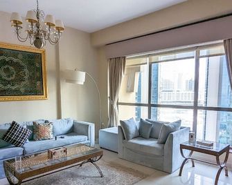 Travelers - Dubai Marina Hostel - Dubái - Sala de estar