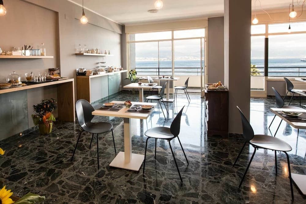 Ciauru Design B&B - Messina - Ravintola