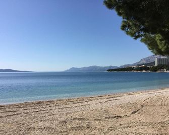 Apartments Smiljka - Tucepi - Пляж