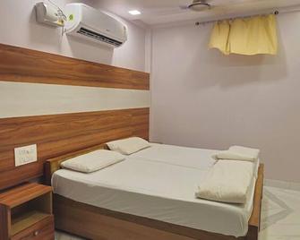 Sri Ratna Lodge - Manipala - Camera da letto