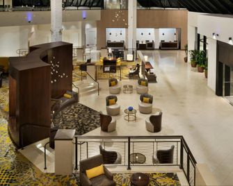 DoubleTree by Hilton Stamford - Stamford - Lobby