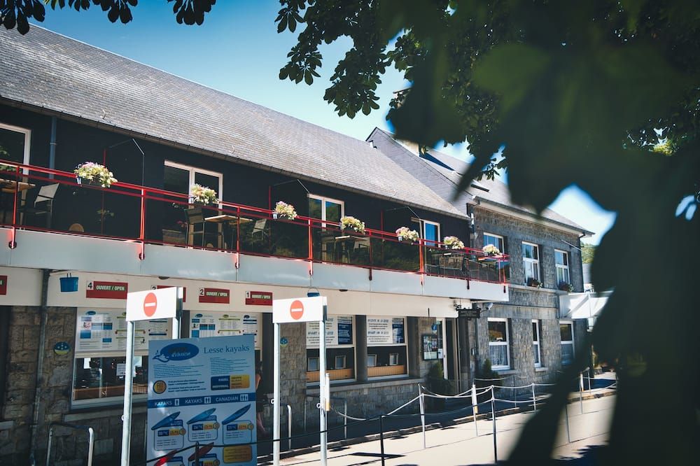 Hôtel Aquatel - Dinant - Edificio