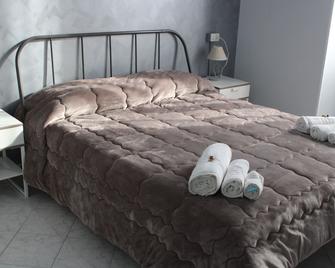 Affittacamere Roma - Sanremo - Camera da letto