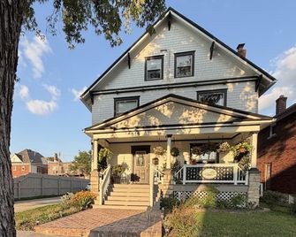 The Front Porch Bed and Breakfast 3 rooms - Excelsior Springs