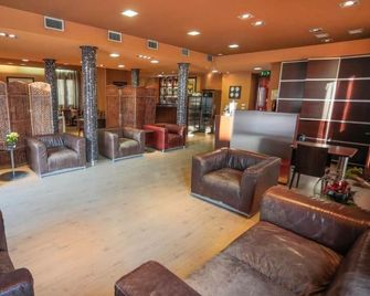Hotel Fortyfive - Chivasso - Salónek