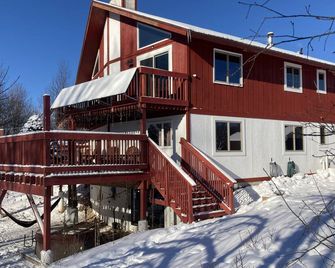 Modern Chalet -AC, hot tub, sauna + pets welcome - Bessemer - Bâtiment