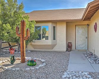 Yard and Fire Pit Quiet East Tucson Escape - Tucson - Outdoors view