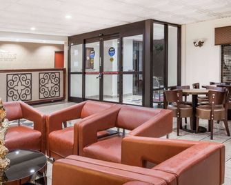 Baymont Inn & Suites Columbia Fort Jackson - Columbia - Lounge
