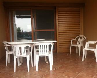 Wonderful And Beautiful Two-Room Apartment At 200 Mt From The Sea - Olbia - Patio