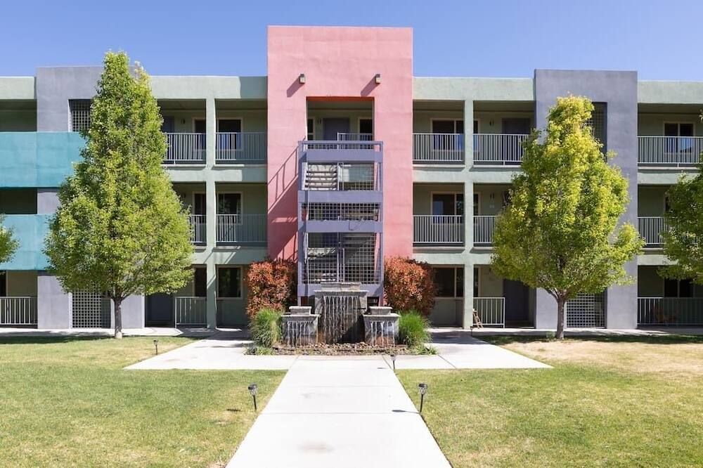 Nob Hill Boho Midcentury Charmer - אלבקורקי - בניין