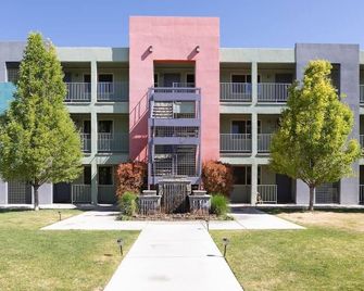 Nob Hill Boho Midcentury Charmer - אלבקורקי - בניין