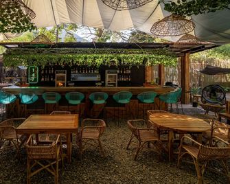 Spin Designer Hostel - El Nido - El Nido - Bar