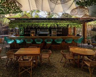 Spin Designer Hostel - El Nido - אל נידו - בר