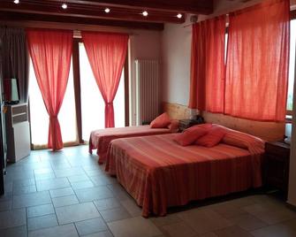 Agriturismo Fior Di Campo - Dronero - Bedroom